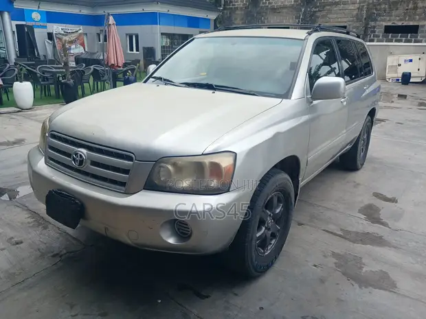 Toyota Highlander 2005 Silver - 1