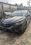 2018 Toyota Camry SE FWD (2.5L 4cyl 8AM) Black - 4