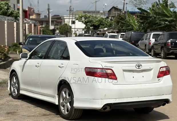 Toyota Camry SE 2007 White - 1