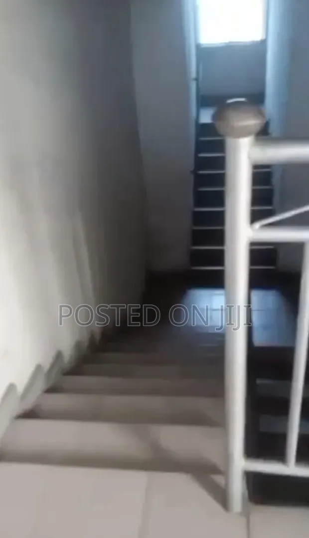 Gidan Waje mai dakuna 3 da kayan daki don haya a Port-Harcourt - 1