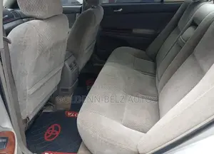 2004 Toyota Camry XLE Sedan