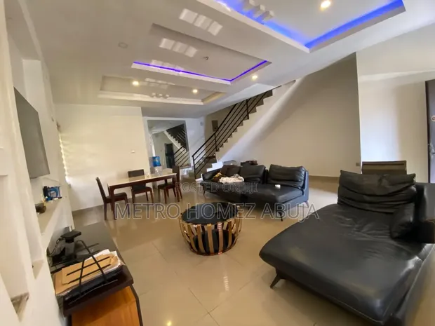 3 Bedroom Duplex Don Sayarwa a Lokogoma - 1