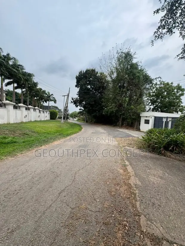 1,580 SQM Residential Land in Kobiowu Crescent, Iyaganku GRA, Ibadan - 1
