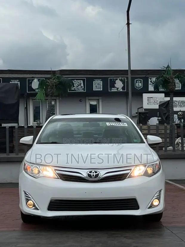2013 Toyota Camry LE White - 1
