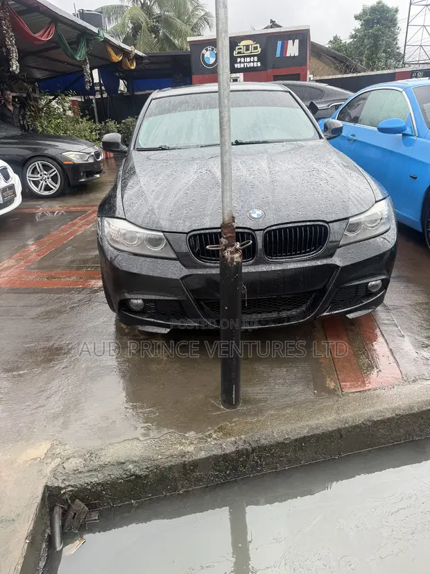 BMW 328i 2011 Black - 1