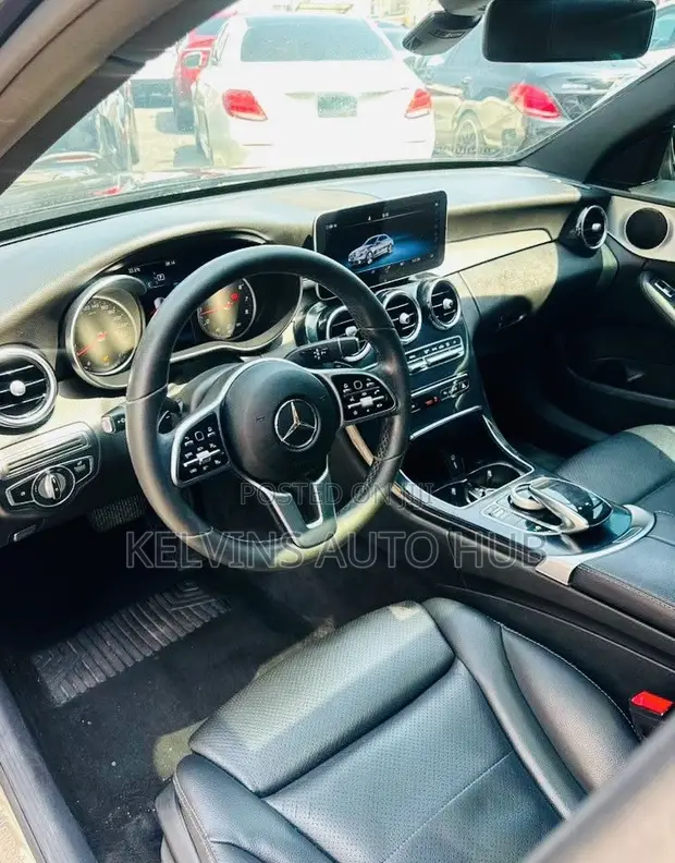 Mercedes-Benz C300 2020 - 1