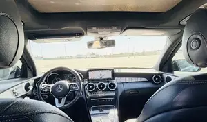 Mercedes-Benz C300 2020