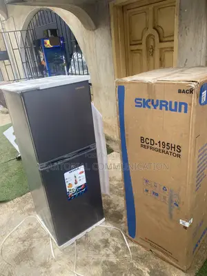 Skyrun BCD-195HS 195L Refrigerator - Top Freezer