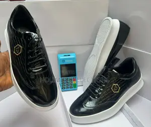 Takalmi na Maza na Philipp Plein Bakar Fata Mai Sheki na Fata