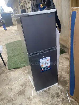 Skyrun BCD-195HS 195L Refrigerator with Top Freezer
