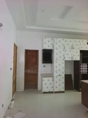 4-Bedroom Duplex Don Sayarwa a Ikolaba Estate, Ibadan