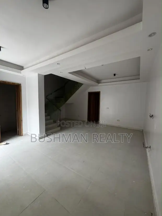 4-Bedroom Duplex with Gym & BQ in Lekki Phase 1 - 1