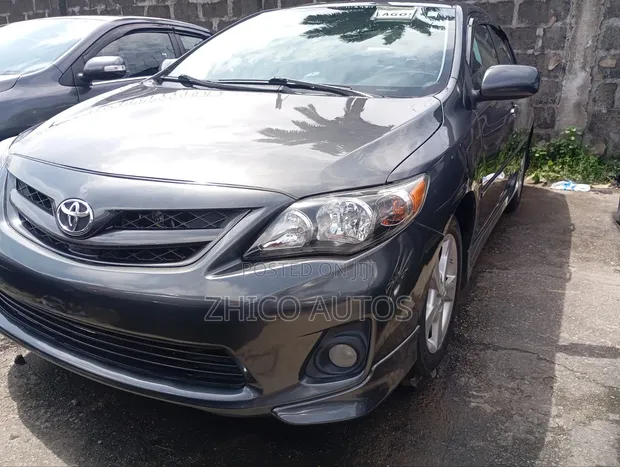 Toyota Corolla S Sedan ta 2012 - 1