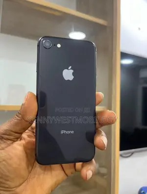 Apple iPhone SE (2020) 64GB Baƙi
