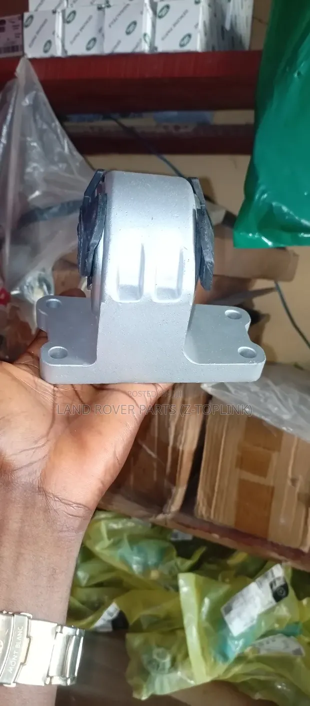 Range Rover Velar Gearbox Mount/Seat - Brand New - 1