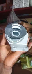 Range Rover Velar Gearbox Mount/Seat - Brand New - 2
