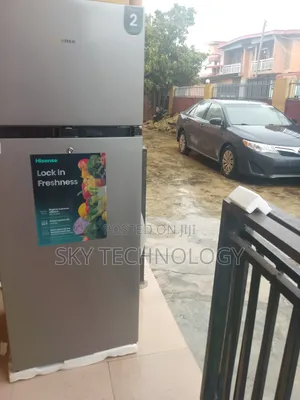 Hisense 205L Double Door Fridge Freezer - Brand New