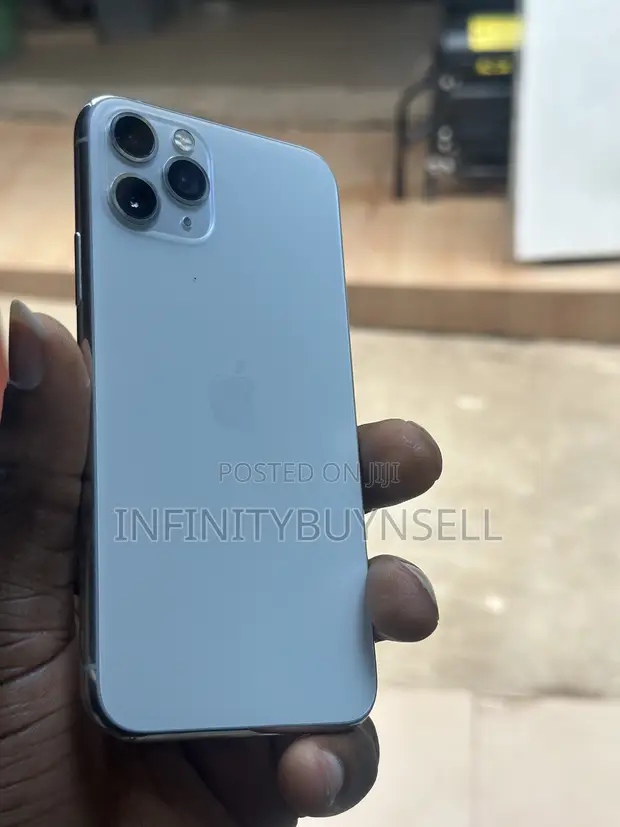 Apple iPhone 11 Pro 64GB White - Used - 1