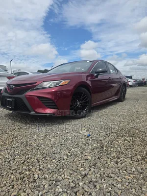2018 Toyota Camry SE FWD (2.5L) Red
