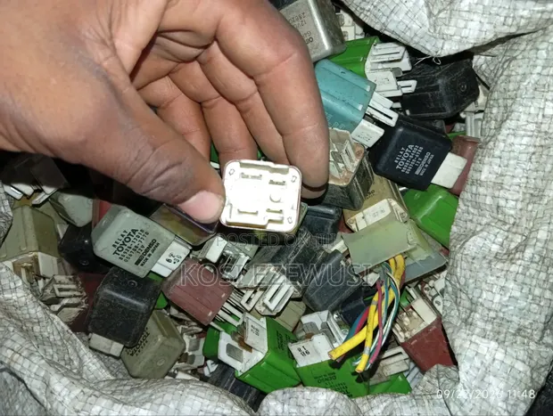 Refurbished 4-Pin Automotive Relay (Toyota Denso Type) - 1