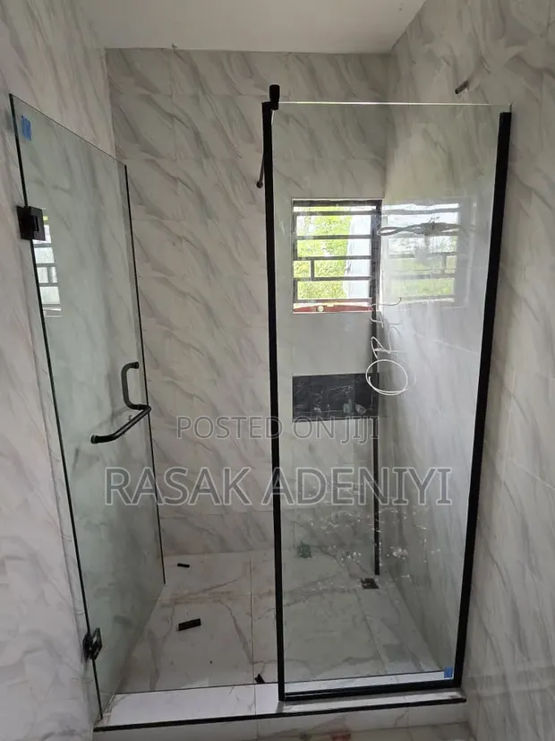 Master Square Shower Cubicle - 1