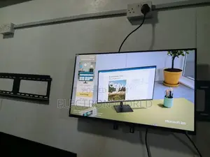 Samsung 32" M70B UHD 4K Smart Monitor
