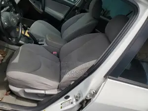 Toyota RAV4 2011 White