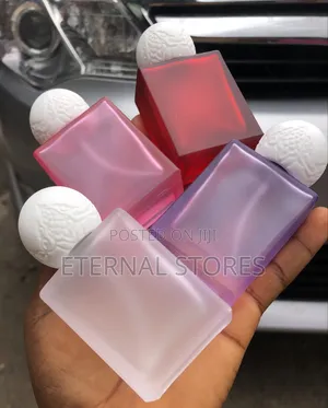 30ml Luxurious Perfume Spray Bottle with White Cap