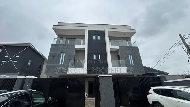 4-Bedroom Townhouse/Terrace a Ogudu GRA don Siyarwa - 1