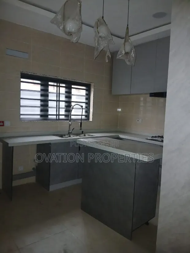 5-Bedroom Semi-Detached Duplex in Lawanson, Surulere - 1