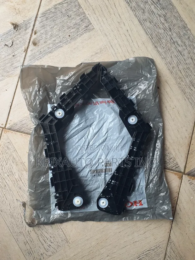 Honda TLX 2018 Bumper Clip - 1