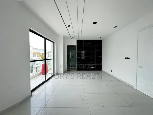 5-Bedroom Duplex for Rent in Lekki Phase 2 - 1