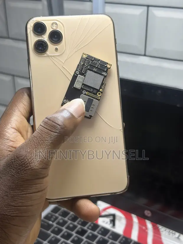 iPhone 11 Pro Max WiFi/Bluetooth Repair - 1