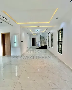 4 Bedroom Duplex Don Sayarwa a Carlton Gate Estate, Akobo
