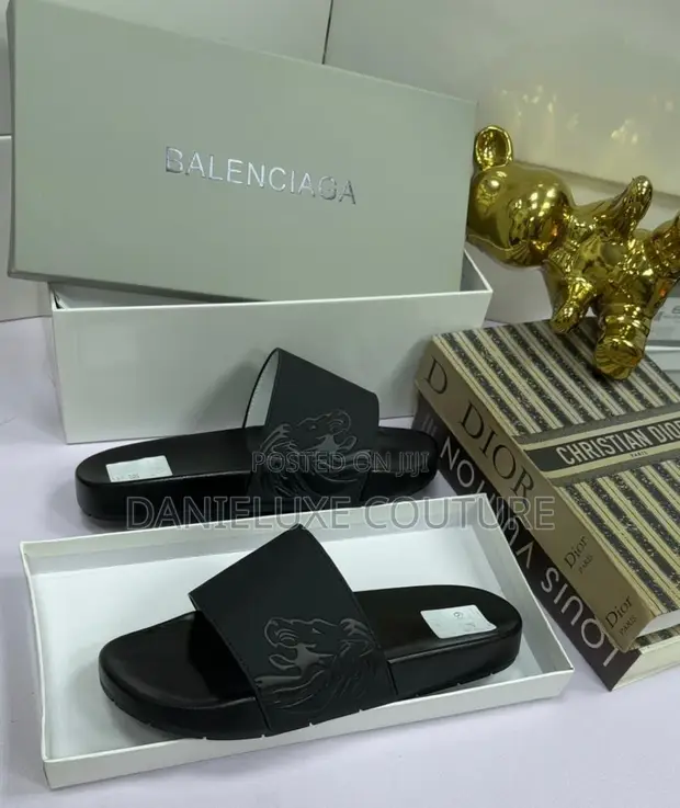 Balenciaga Zaurar Zaki Mai Alama - Baki - 1