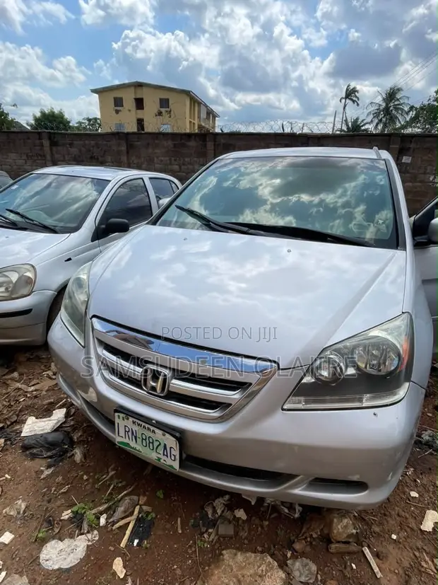 Honda Odyssey 2008 Silver - 1