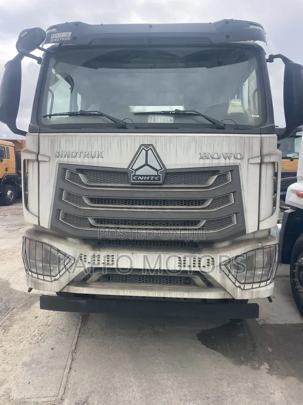 Brand New Sinotruk Howo Bus 2025 White - 1