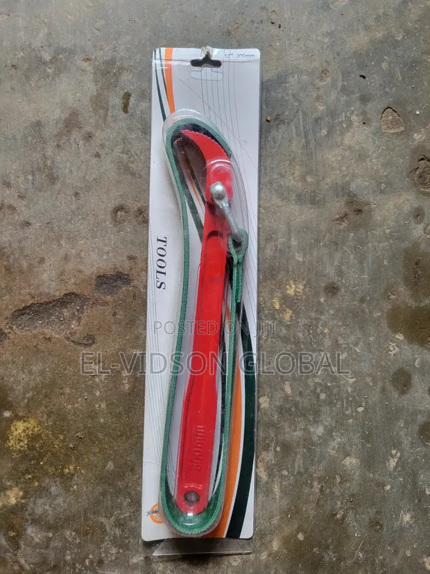 Adjustable Belt-Type Strap Wrench - 1