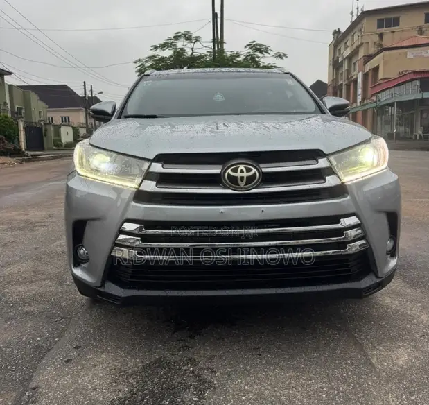 2015 Toyota Highlander XLE SUV - 1