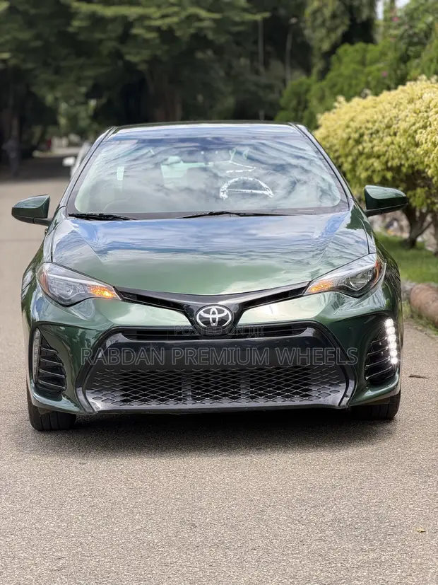 2016 Toyota Corolla LE Premium Sedan - Belgium Used - 1