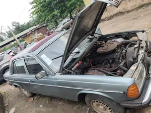 Mercedes-Benz 230E 1982 Gray