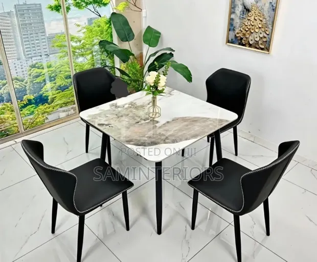 Home Interiors Dining Set tare da 4 Black Chairs - 1