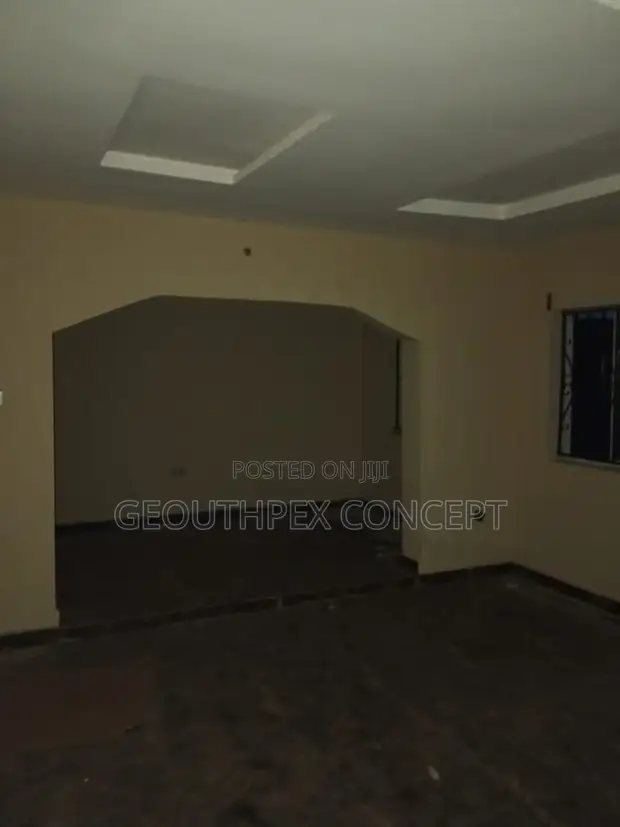 5-Bedroom Block of Flats with 4 Shops in Apete, Ibadan - 1