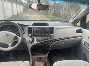 2012 Toyota Sienna XLE