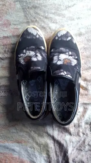Neat Breeze Floral Slip-On Sneakers