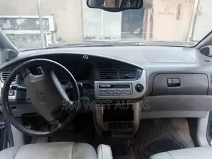 Toyota Sienna XLE 2002 Kore