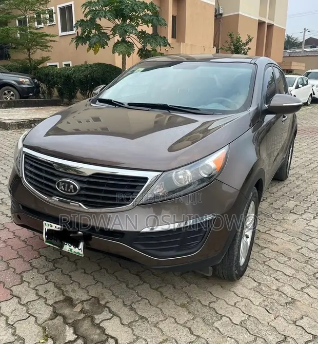 Kia Sportage 2012 Brown - 1