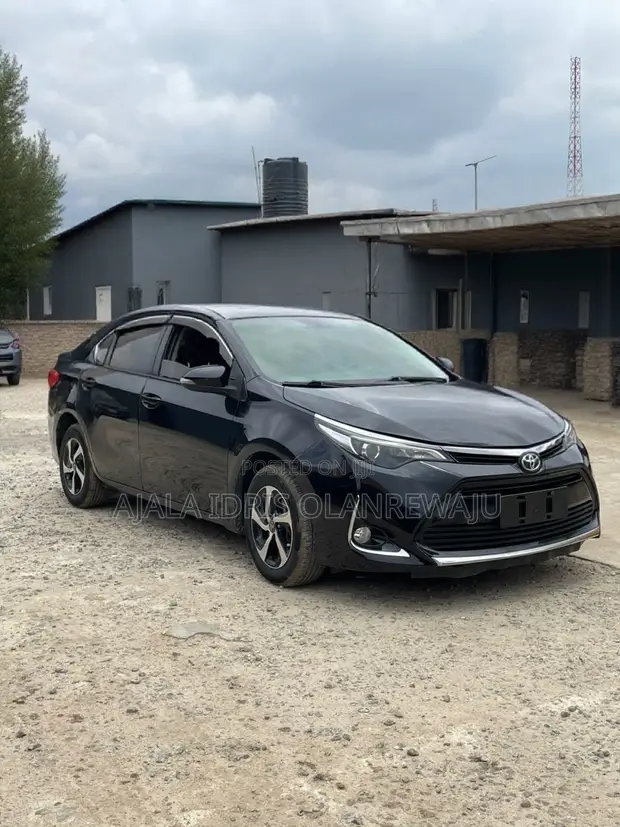 Toyota Corolla 2018 - An Samu Daga Kasashen Waje - 1