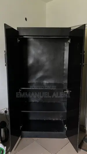 Used Home Interiors Wardrobe