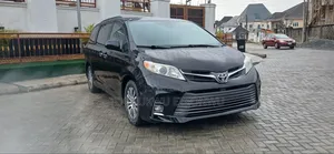 2020 Toyota Sienna XLE Premium 8 Passenger FWD